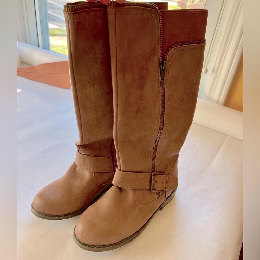 BRAND NEW Kids Steve Madden boots